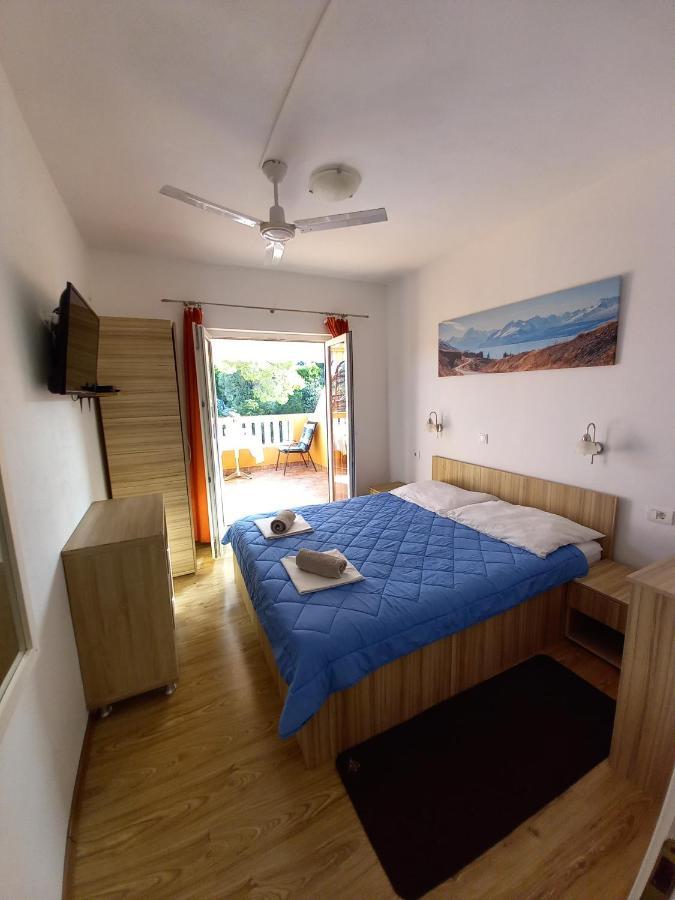 Apartments Vinko Sobra Bagian luar foto